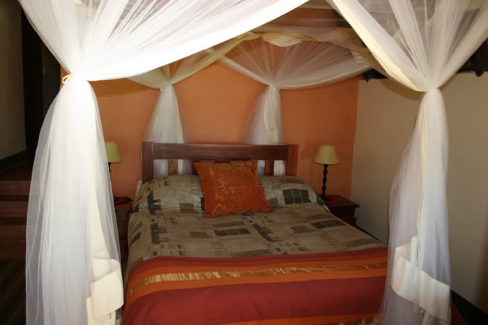 Imbabala Safari Lodge chalet interior by Martin van Loggerenberg 2008