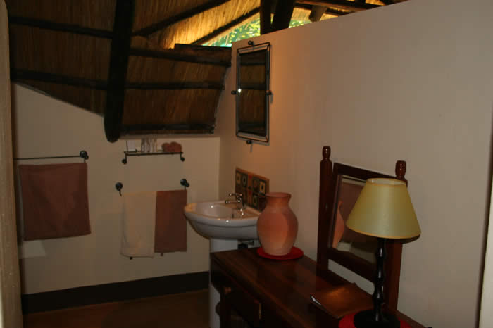 Imbabala Safari Lodge Bathroom by Martin van Loggerenberg 2008