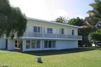 Villa d or main